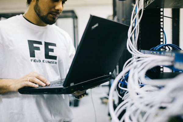 Comment développer des compétences en gestion de crise pour une carrière en sécurité informatique?